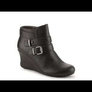 KENNETH COLE REACTION House Jump wedge booties